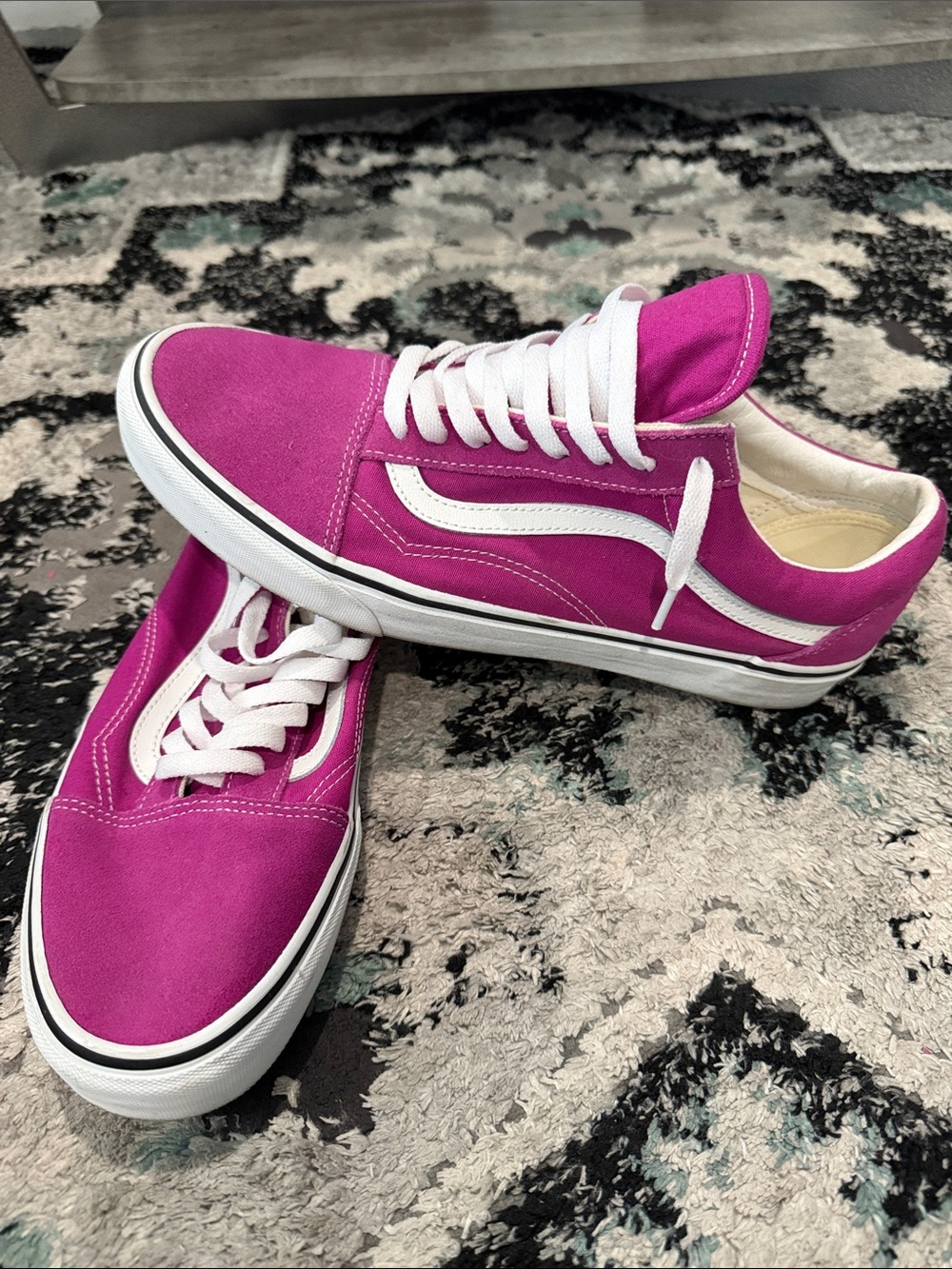 Vans Low-Top Sneakers in Bright Magenta with White Stripe
